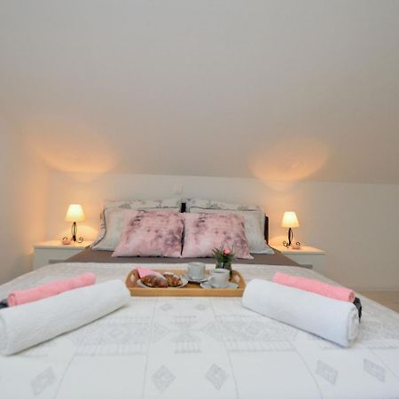לובראן Apartments Viktoria מראה חיצוני תמונה