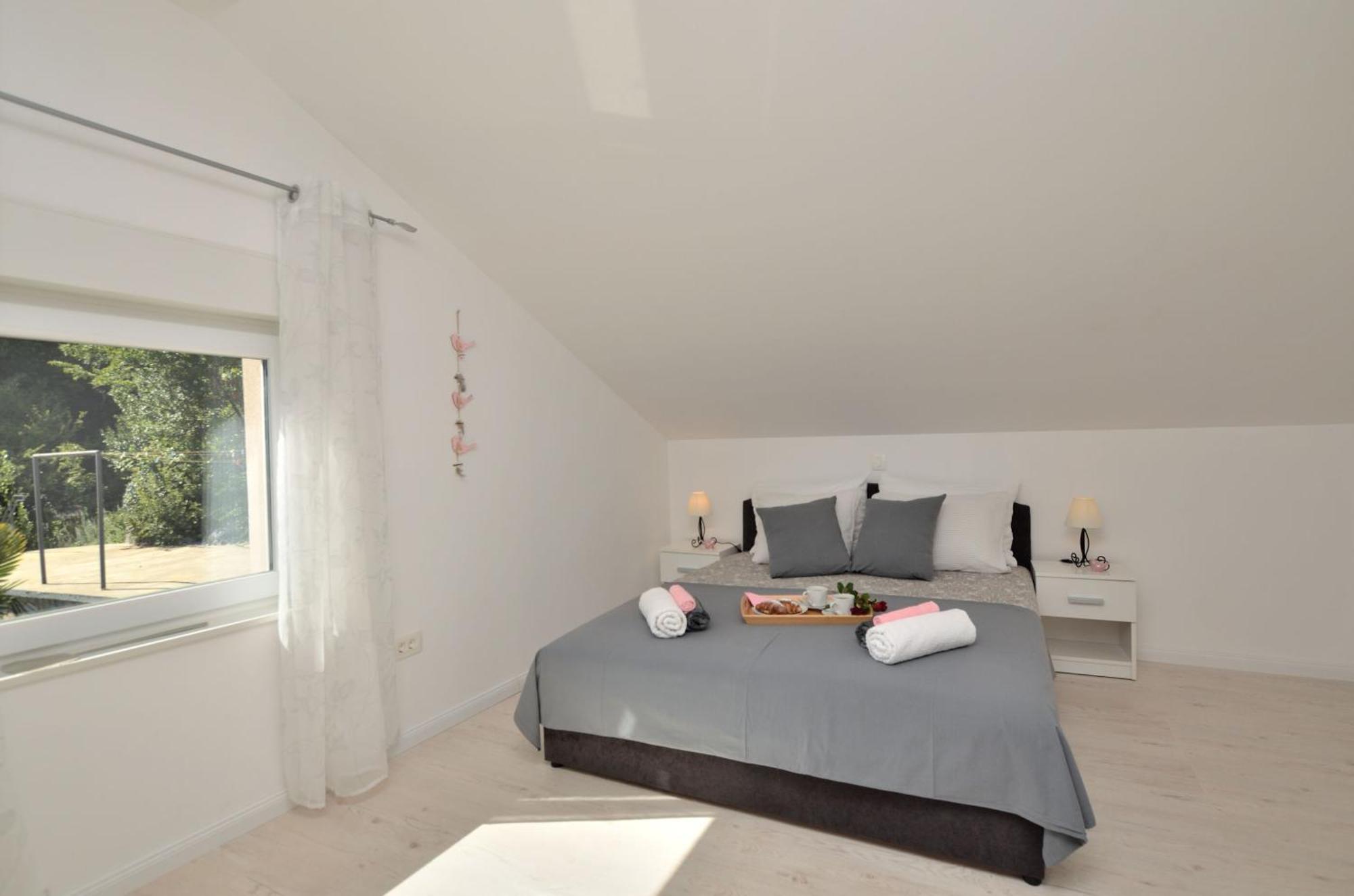 לובראן Apartments Viktoria מראה חיצוני תמונה