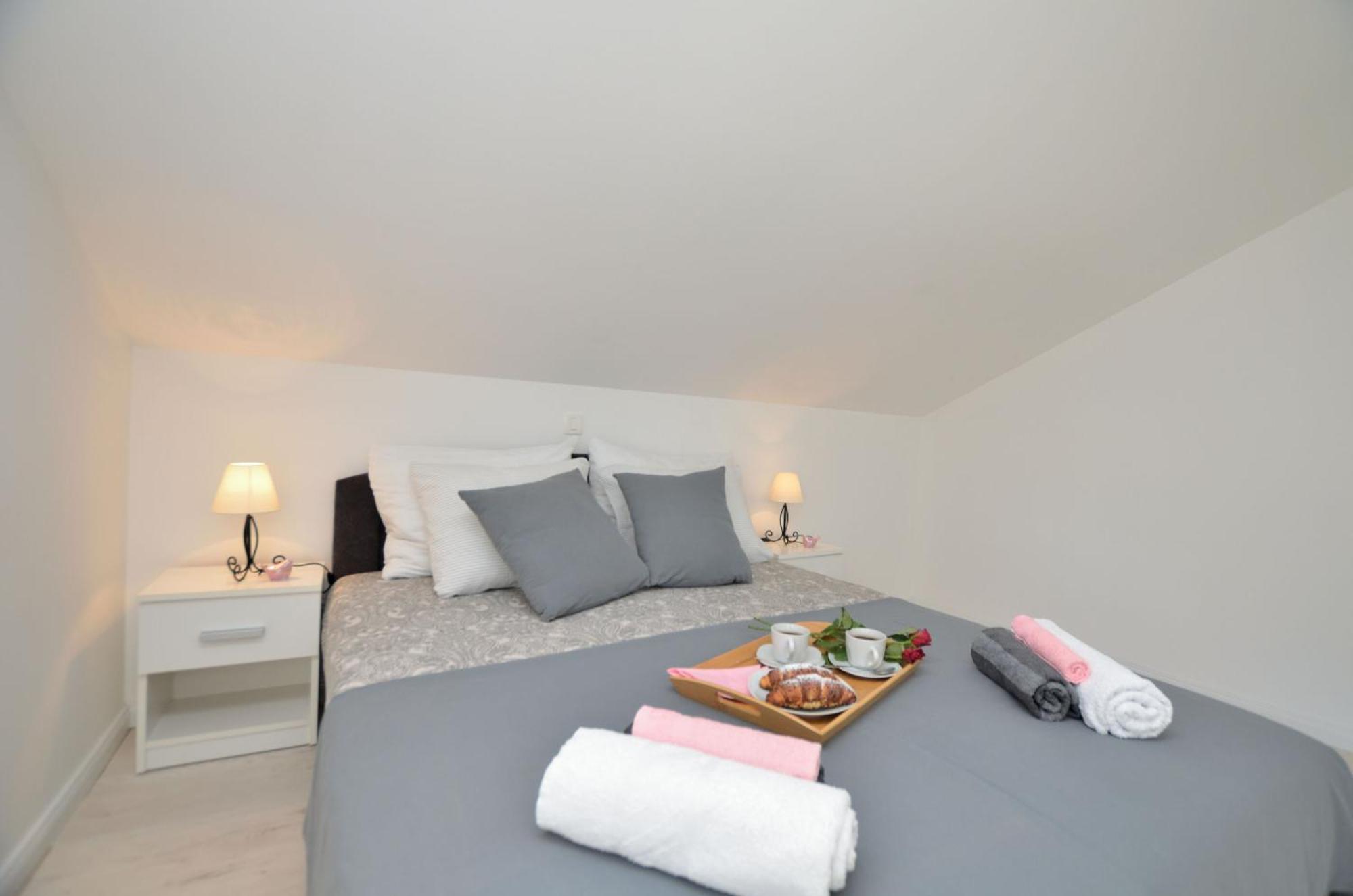 לובראן Apartments Viktoria מראה חיצוני תמונה