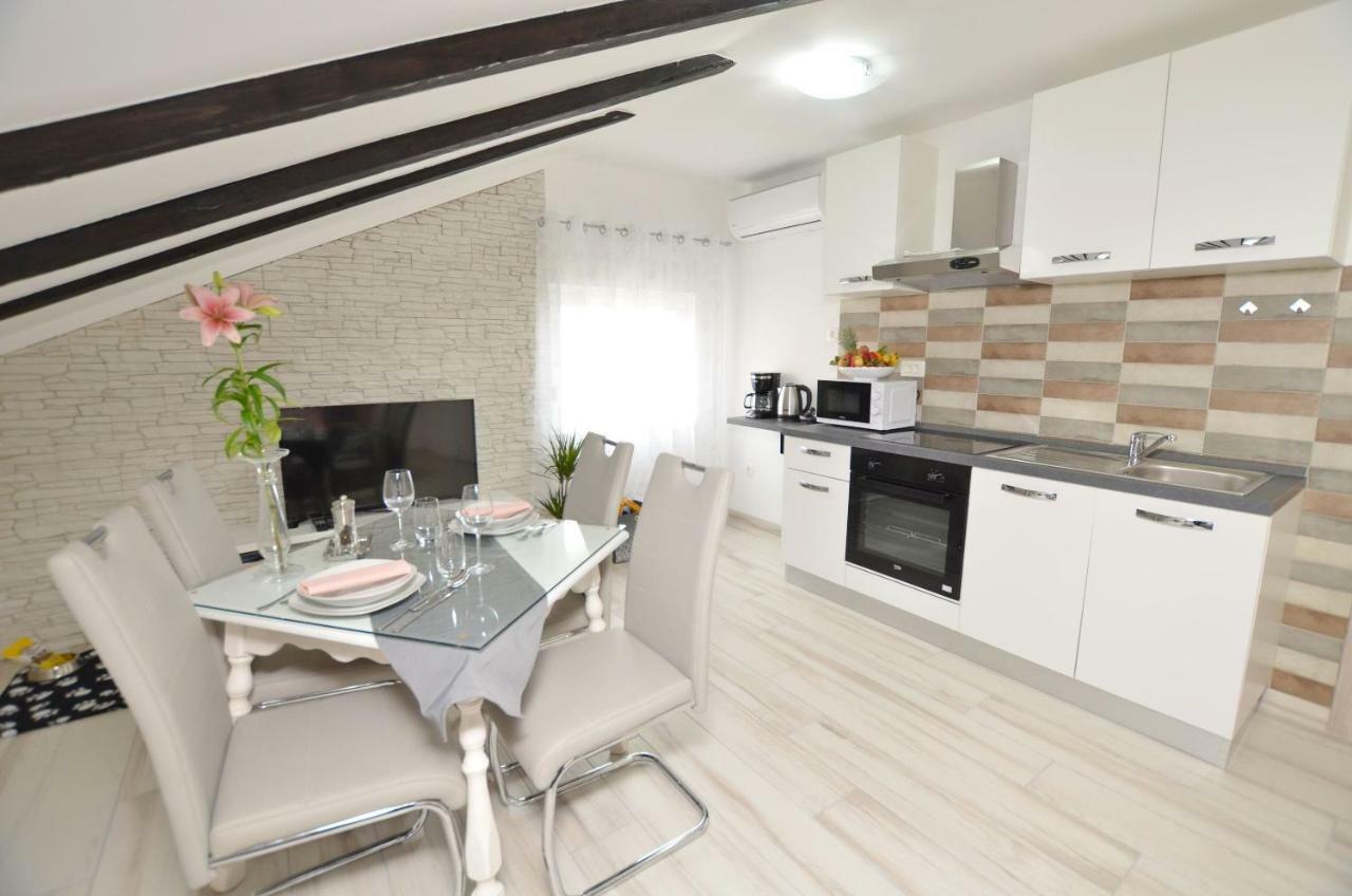 לובראן Apartments Viktoria מראה חיצוני תמונה
