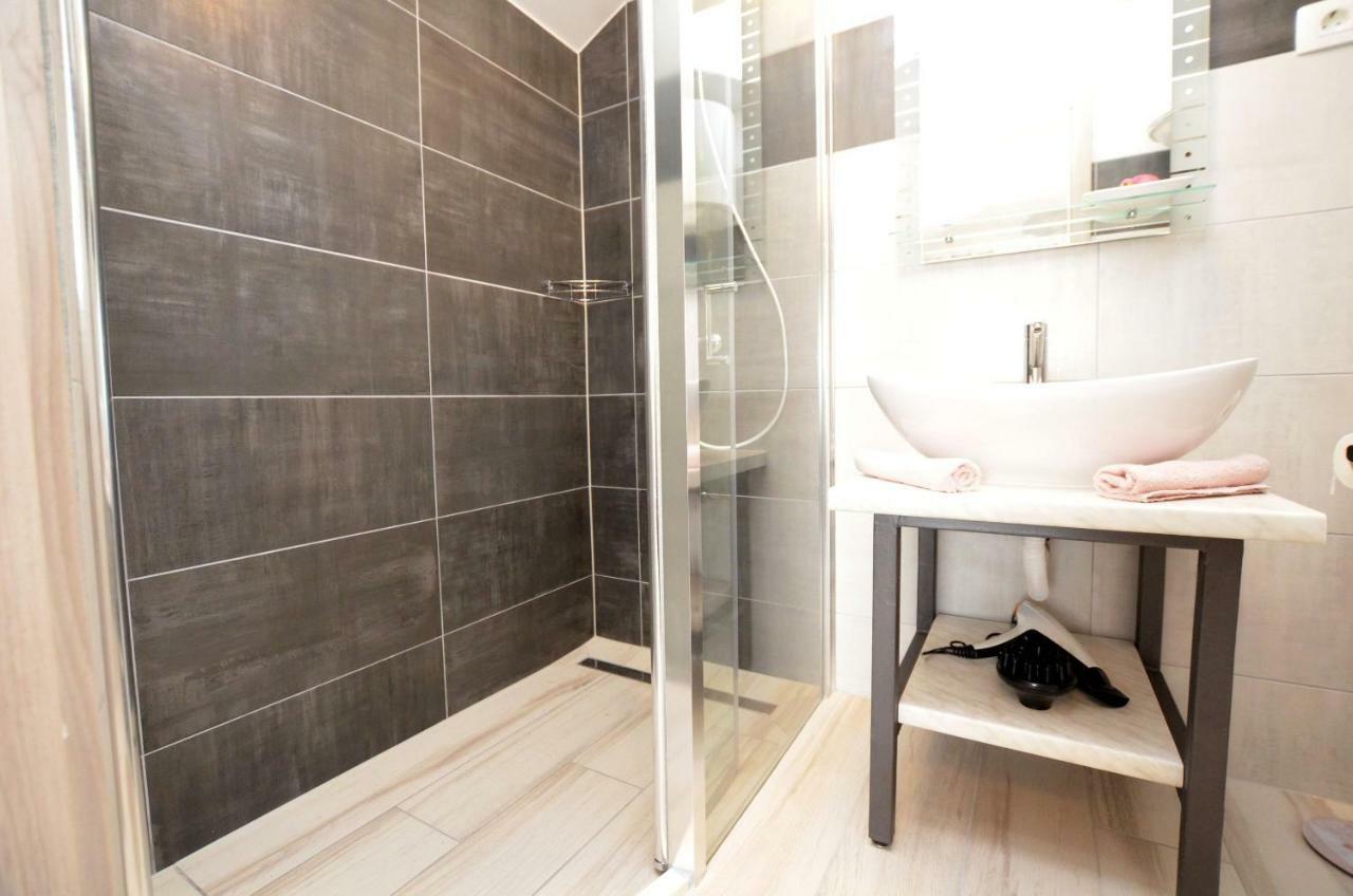 לובראן Apartments Viktoria מראה חיצוני תמונה