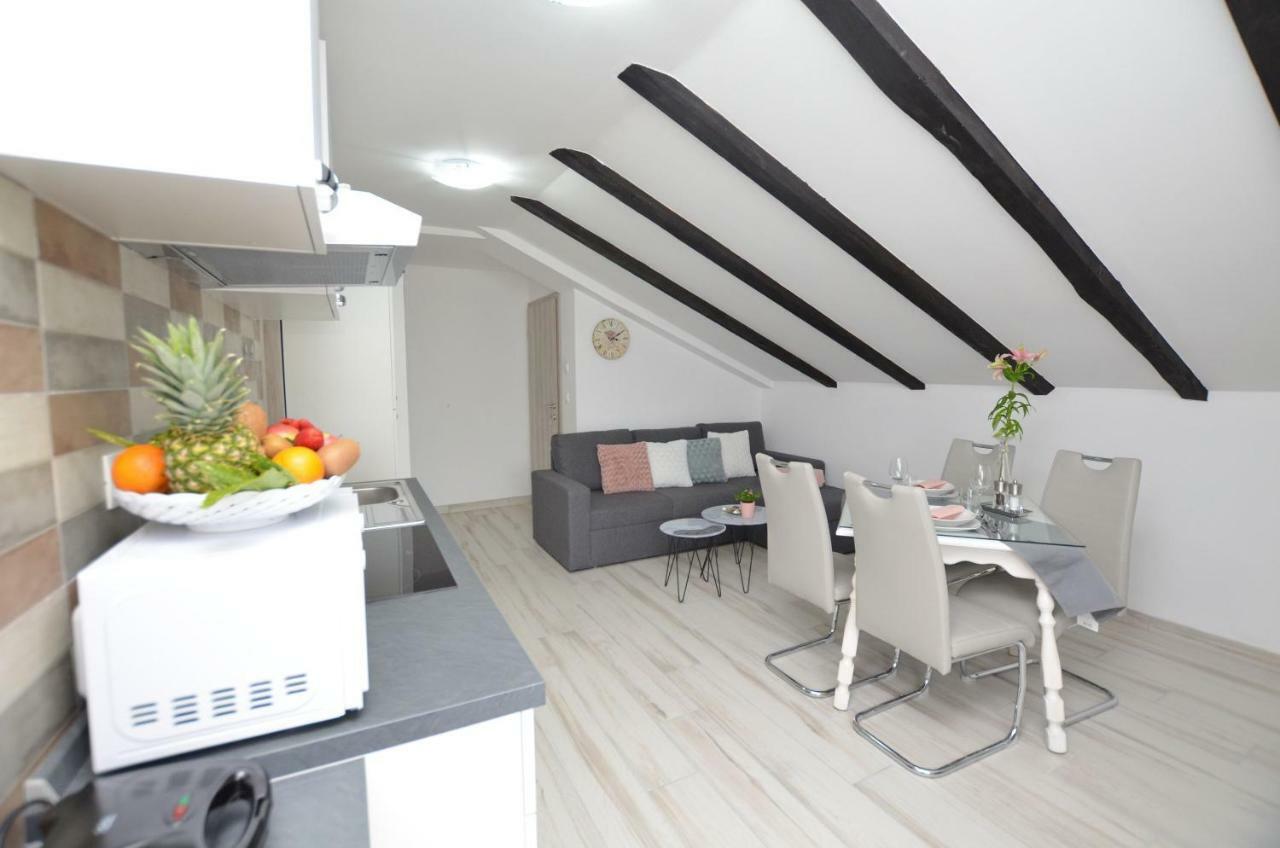 לובראן Apartments Viktoria מראה חיצוני תמונה
